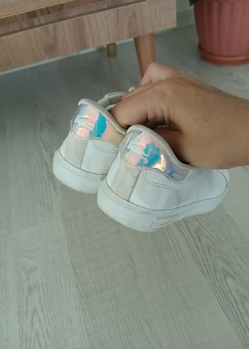 34 Beden beyaz Renk Lacoste Spor Ayakkabı