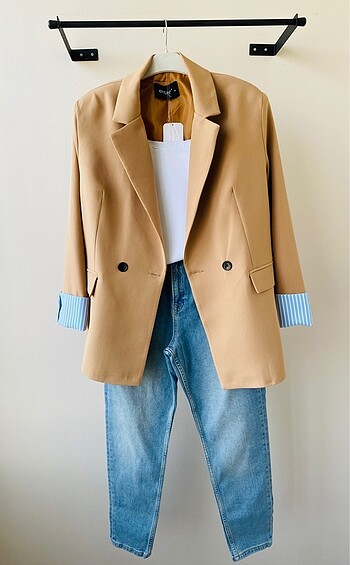 Kolları kıvrık blazer ceket