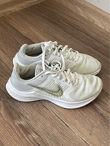 37 Beden Nike spor ayakkabı