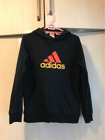 Adidas erkek çocuk kapüşonlu sweatshirt