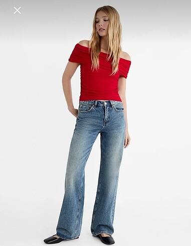 Stradivarius Stradivarius omzu açık bluz