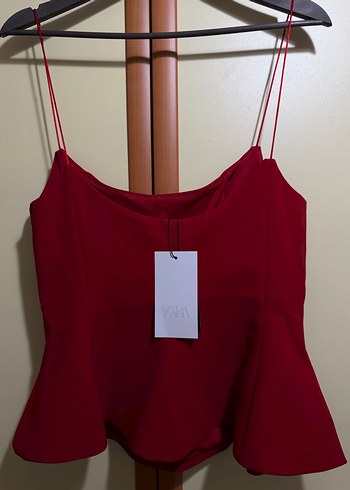 Kırmızı İnce Askılı Drapeli Kadın Bluz - Görsel 2