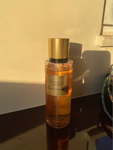 Victoria?s Secret Bare Vanilla Vücut Spreyi