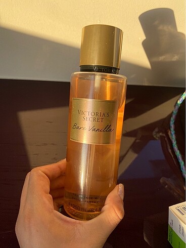 Beden Victoria?s Secret Bare Vanilla Vücut Spreyi