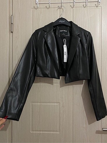 Deri Crop Ceket