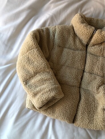 Zara Bej Mont