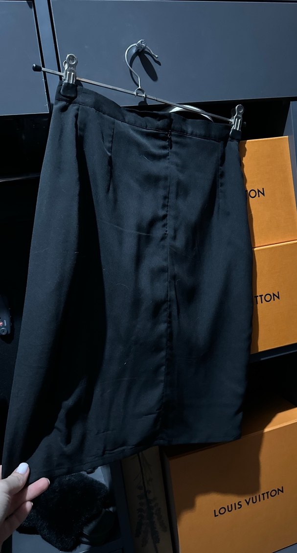 Siyah Diz üstü Etek - Görsel 3