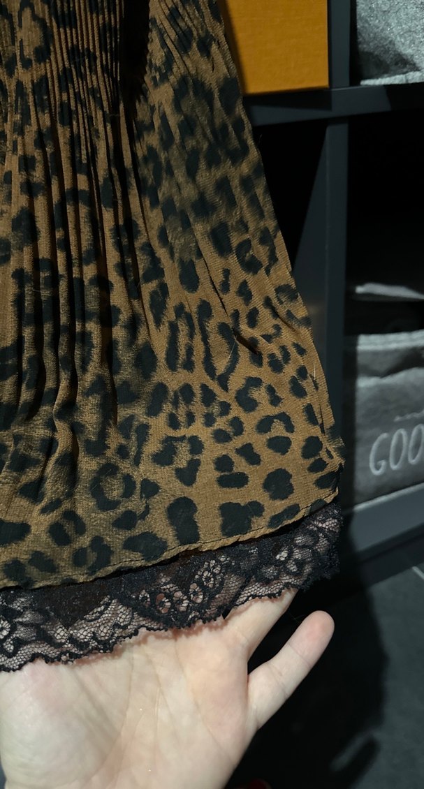 Kadın Leopar Desenli Pilili Askısız Bluz - Görsel 3