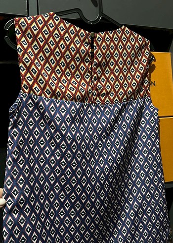 Desenli NETWORK kolsuz bluz - Görsel 2