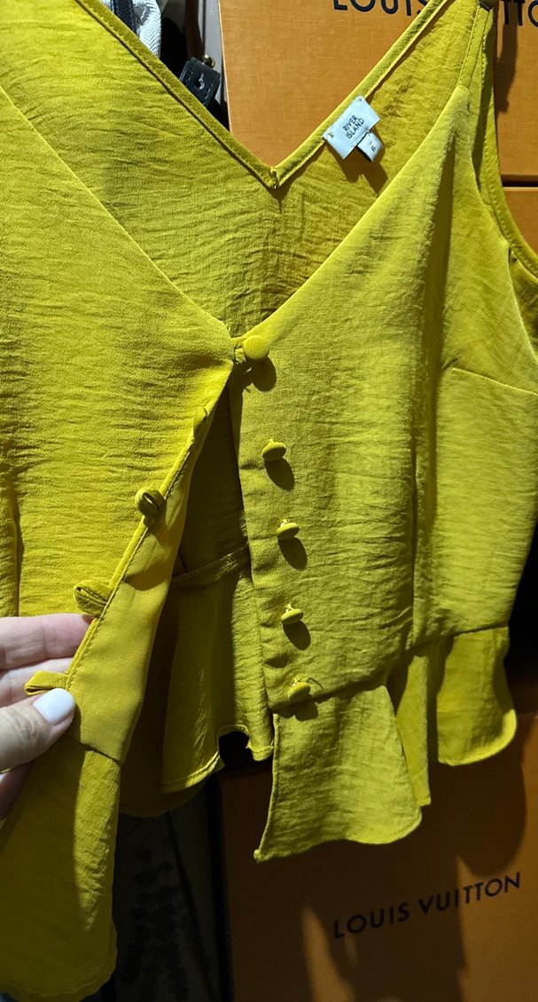 Sarı Düğmeli V Yaka Kadın Atlet - Görsel 2