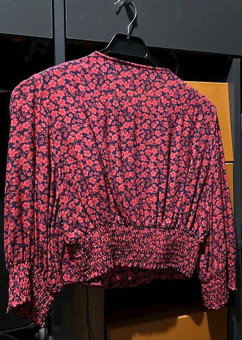 Kırmızı Desenli V Yaka Kadın crop - Görsel 3