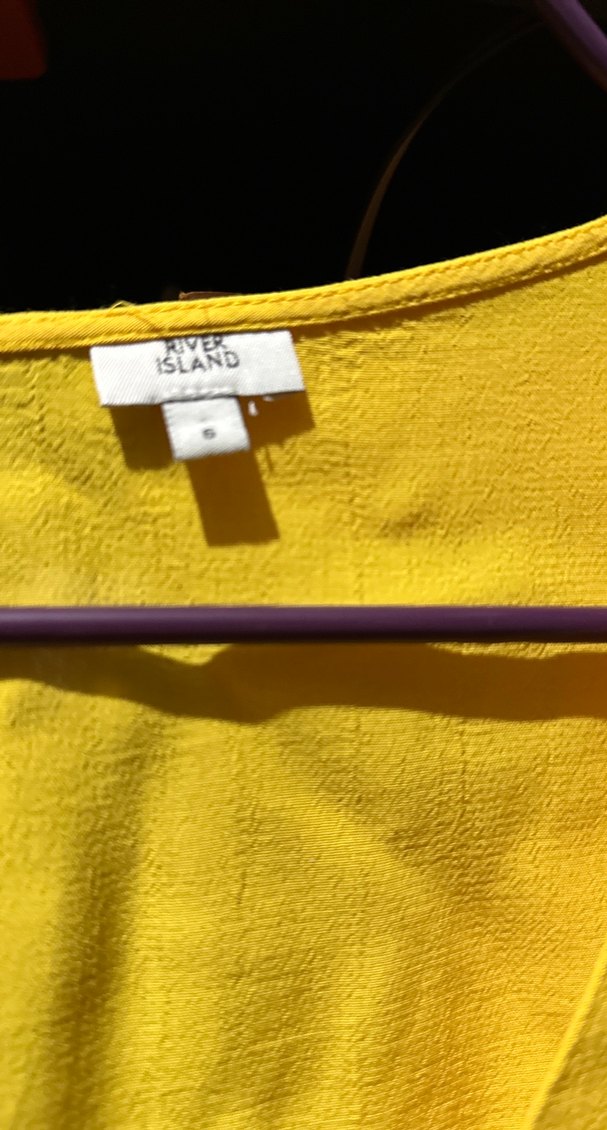 Sarı Düğmeli V Yakalı Kadın Bluz - Görsel 3