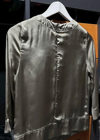 Yağ yeşiliDüğmeli Uzun Kollu Saten Bluz - Görsel 3