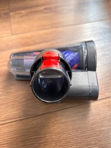 Dyson v15