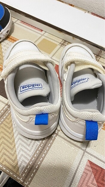 25 Beden beyaz Renk Adidas 25 numara