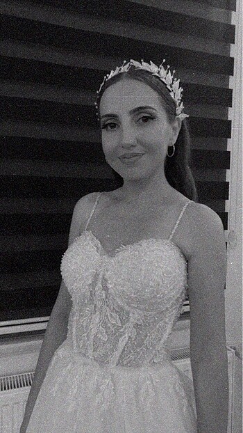 Beden Yaprak ve taş detaylı gelin tacı