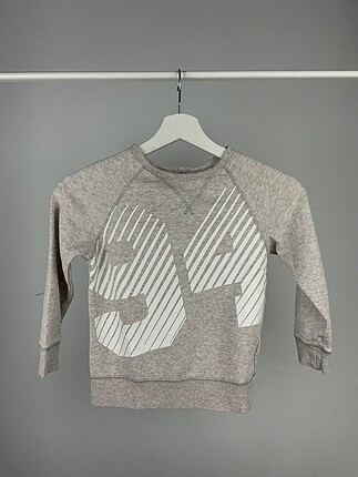 H&M Sweatshirt %70 İndirimli.