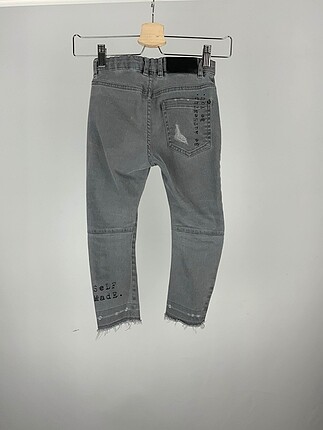 Zara Zara Pantolon %70 İndirimli.