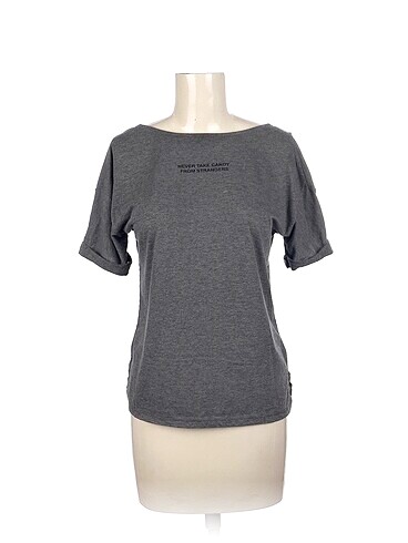PreLoved T-shirt %70 İndirimli.