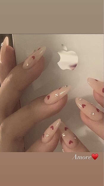 Taşlı takma tırnak nail art