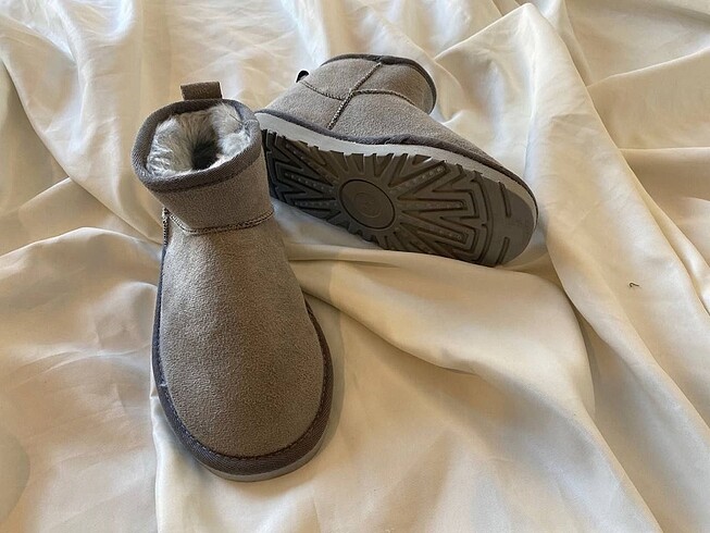 38 Beden Ugg ultra mini gri