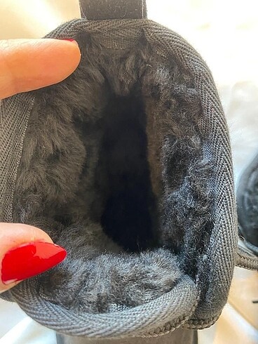 38 Beden Ugg içi tüylü bağcıklı siyah bot