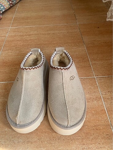 Ugg Ugg terlik