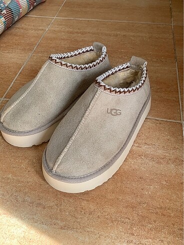 Ugg terlik