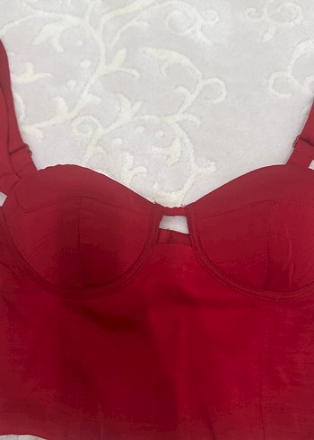 Tasarımcı Düğmeli Kırmızı Mini Büstiyer