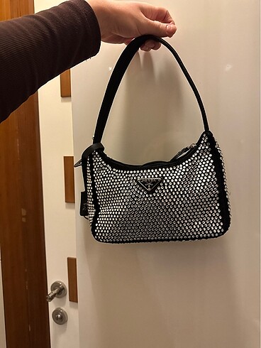 Prada taşlı parlak çanta