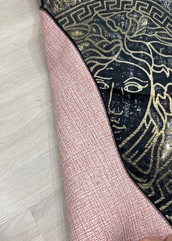 Versace Altın Renkli Medusa Desenli paspas