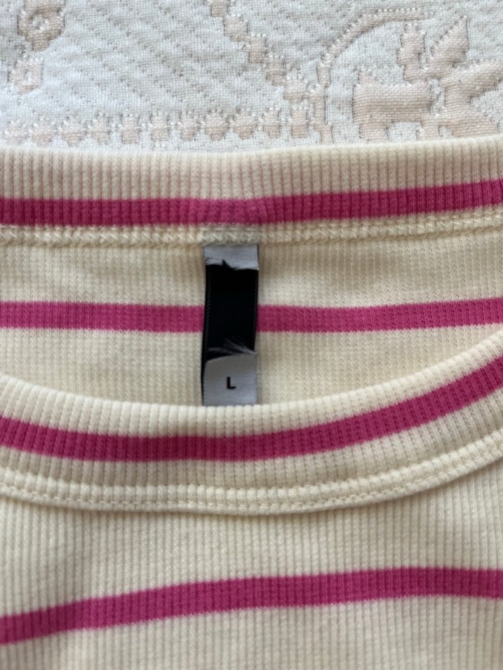 Pembe Çizgili Yüksek Yakalı Atlet - Görsel 2