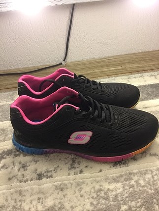 Orjinal spor ayakkabı