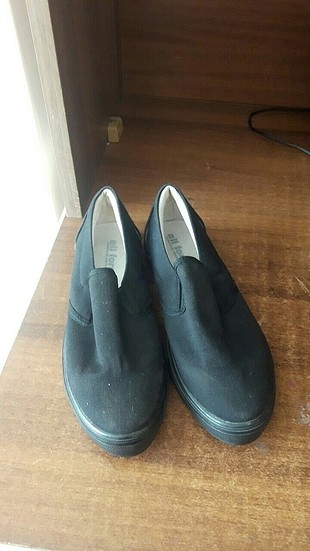siyah ayakkabi