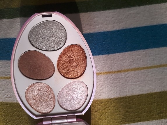 universal Beden göz farı ve highlighter