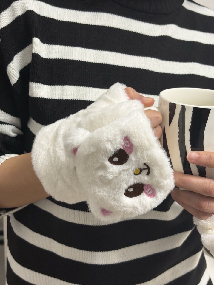 Kadın Beyaz Peluş Desenli Eldiven - Görsel 5