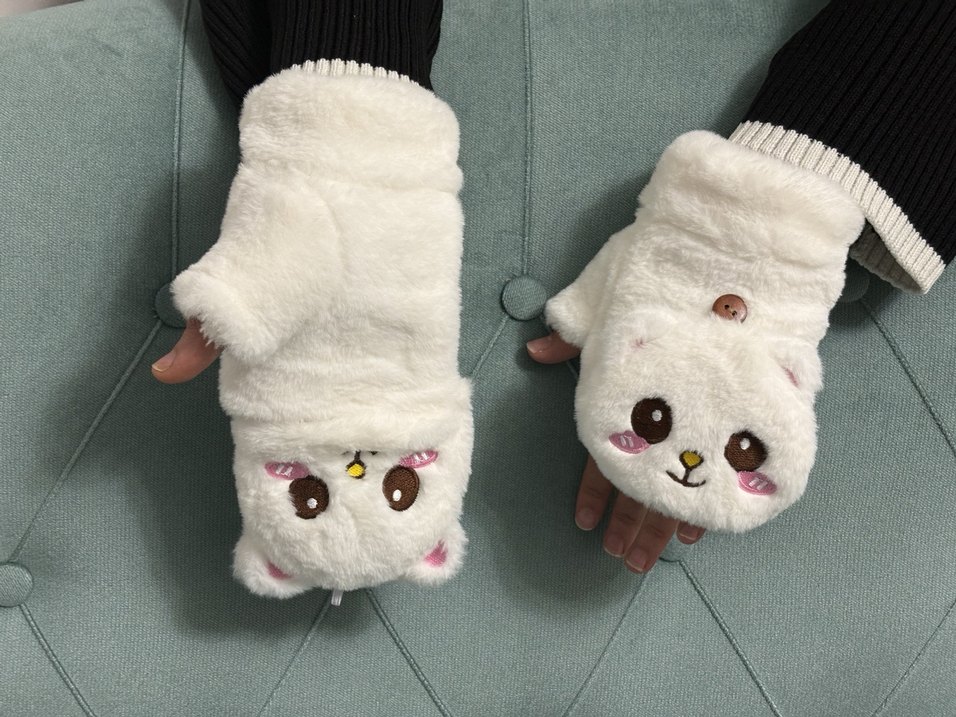 Kadın Beyaz Peluş Desenli Eldiven - Görsel 4