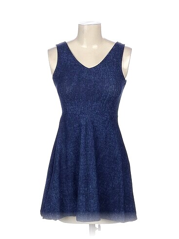 PreLoved Kısa Elbise %70 İndirimli.