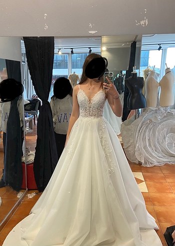 V Yakalı Beyaz A Kesim Gelinlik - Görsel 2