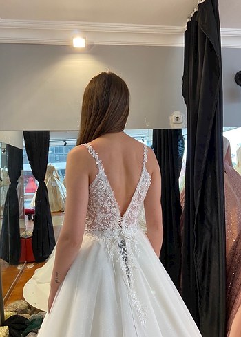 V Yakalı Beyaz A Kesim Gelinlik - Görsel 3