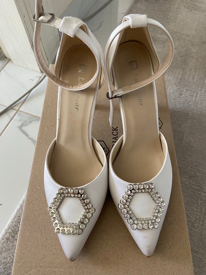 Beyaz Stiletto Kemerli Abiye Ayakkabı - Görsel 3