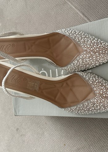 Beyaz Dantel Detaylı İnce Topuklu Kadın Ayakkabı - Görsel 2