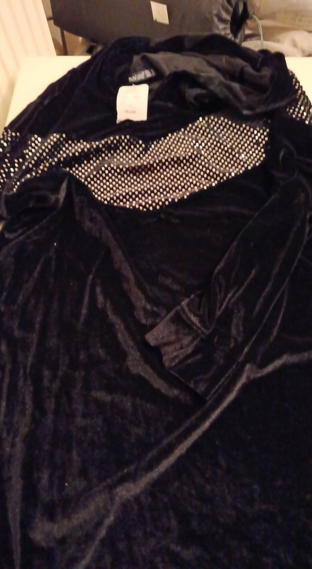 Uzun Kollu Siyah Kadife Tunik - Görsel 2