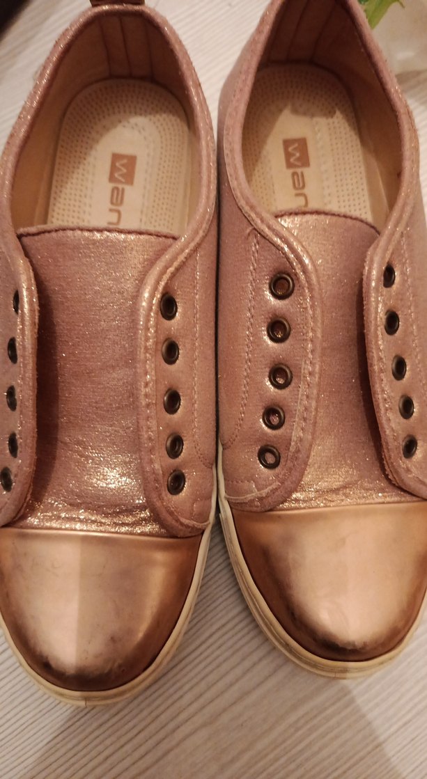 Bej Deri Dolgu Topuklu Düğmeli Kadın Spor Ayakkabı - Görsel 4