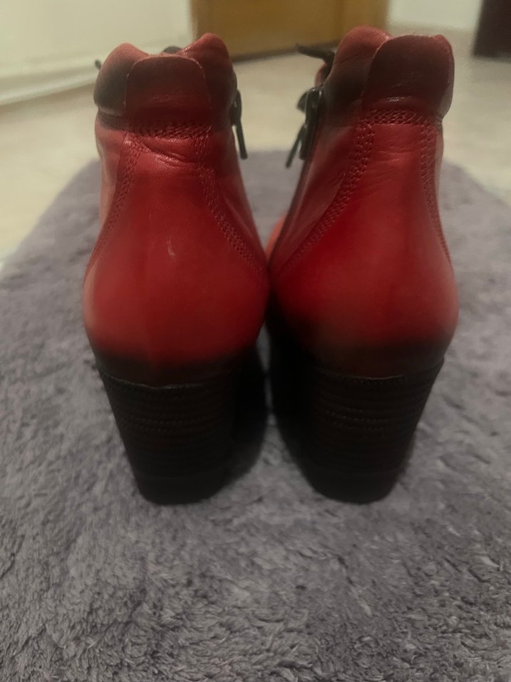 Kırmızı Deri Dolgu Topuklu Kadın Bot - Görsel 3