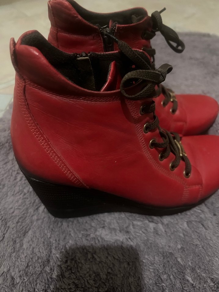 Kırmızı Deri Dolgu Topuklu Kadın Bot - Görsel 2