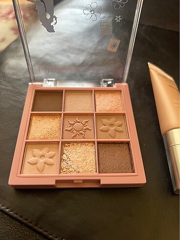Huda Beauty Far lar