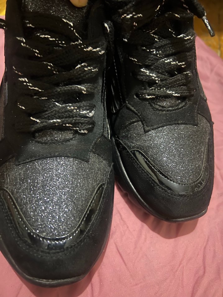 Siyah Yılan Desenli Bağcıklı - Görsel 2