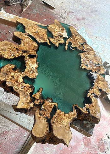 Bohem Doğal Ahşap Epoksi Masa 110x125 dogal kenarli