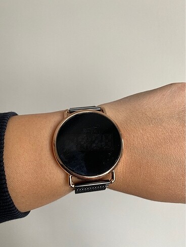 Rose gold saat